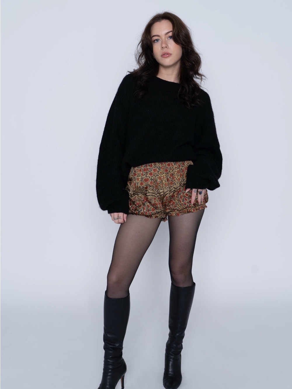 KHAITE NWOT Hilary high rise Floral Ruffle Hem Women's Shorts - Black/Multicolor